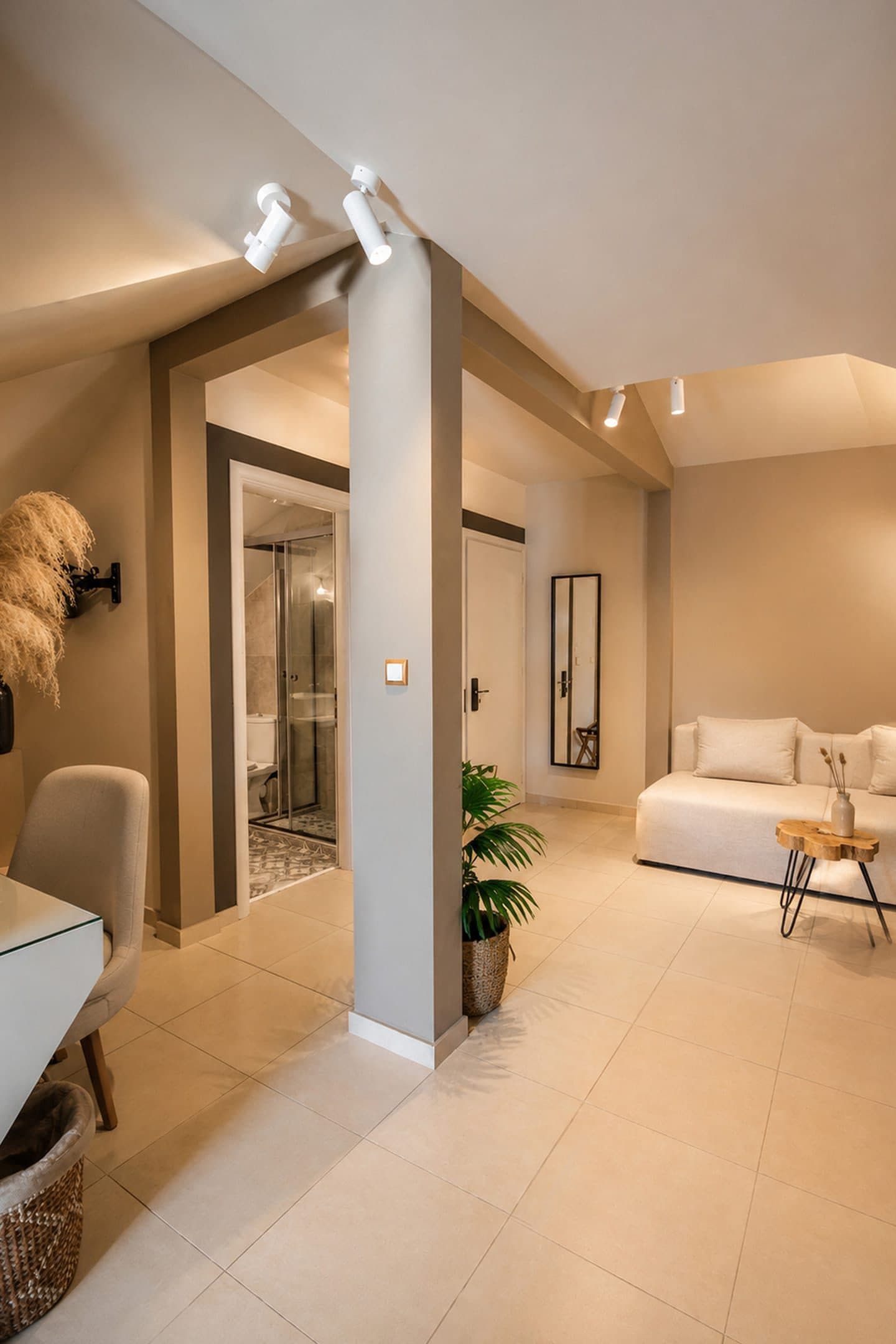 Attic Deluxe Suite - 4