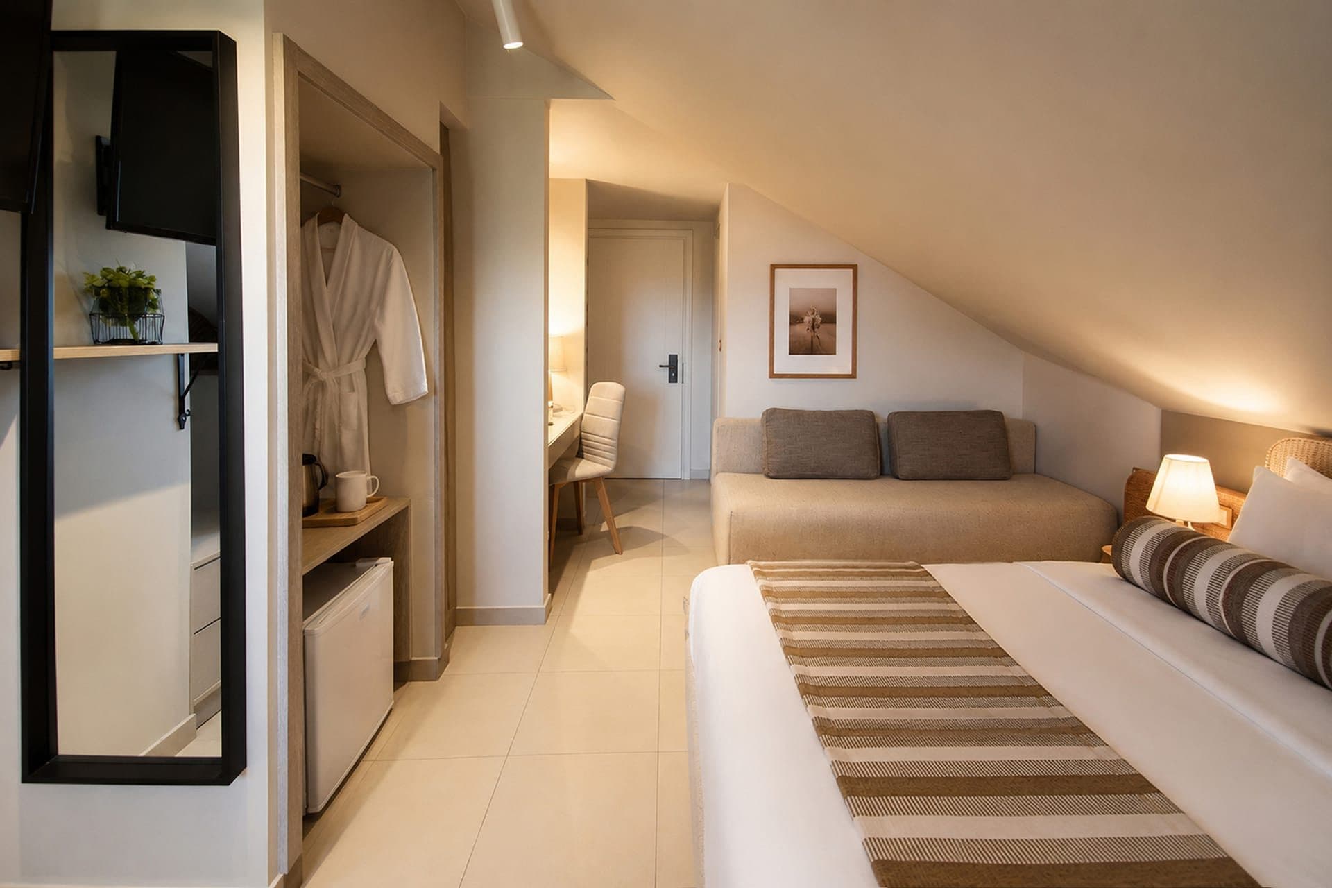 Attic Two Bedroom Suite - 4