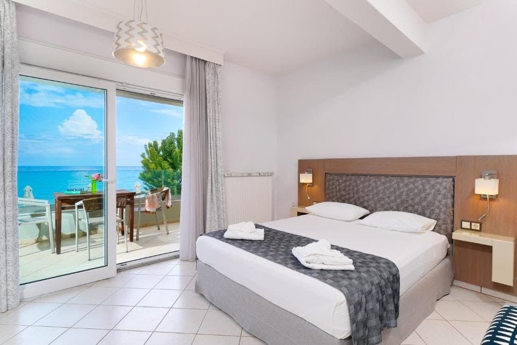 Superior Triple Room with Sea View Chrisi Akti