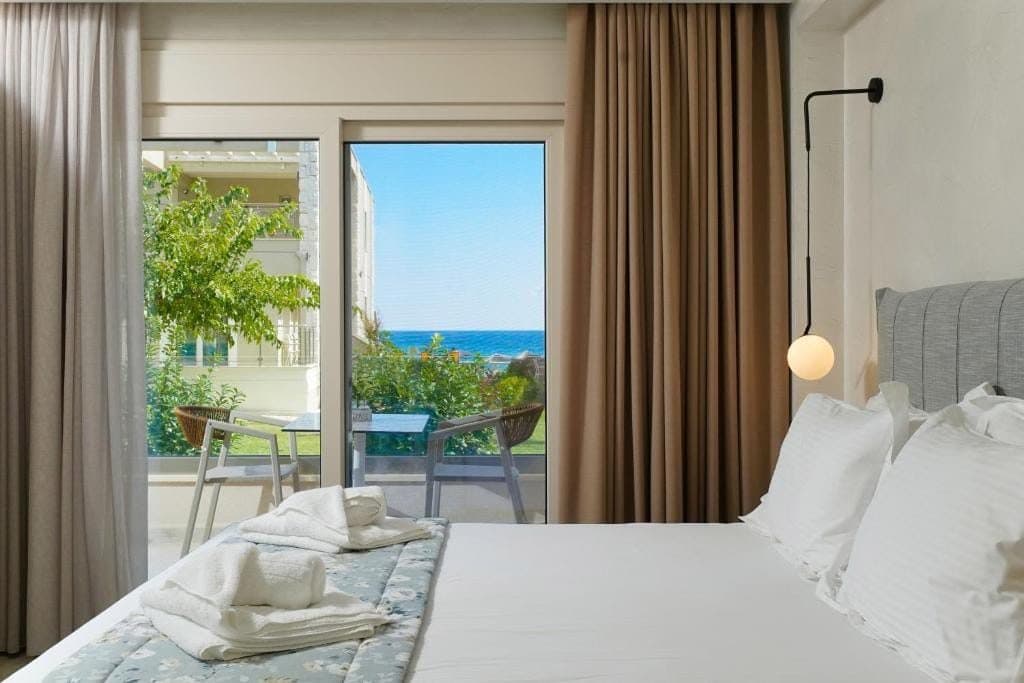 Junior Suite Chrisi Akti - 4