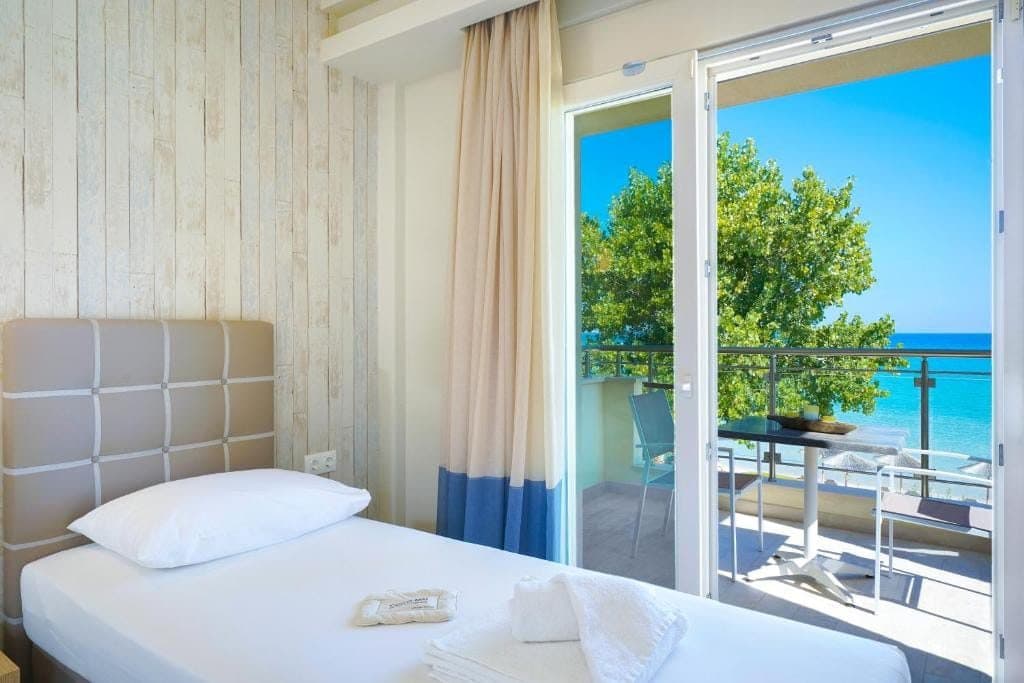 Triple Room with Sea View - 2