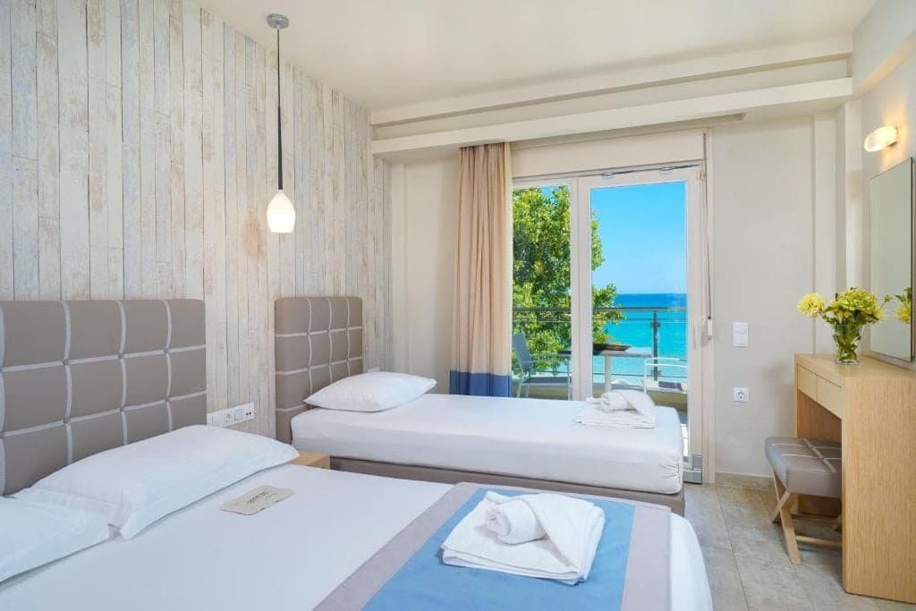 Triple Room with Sea View