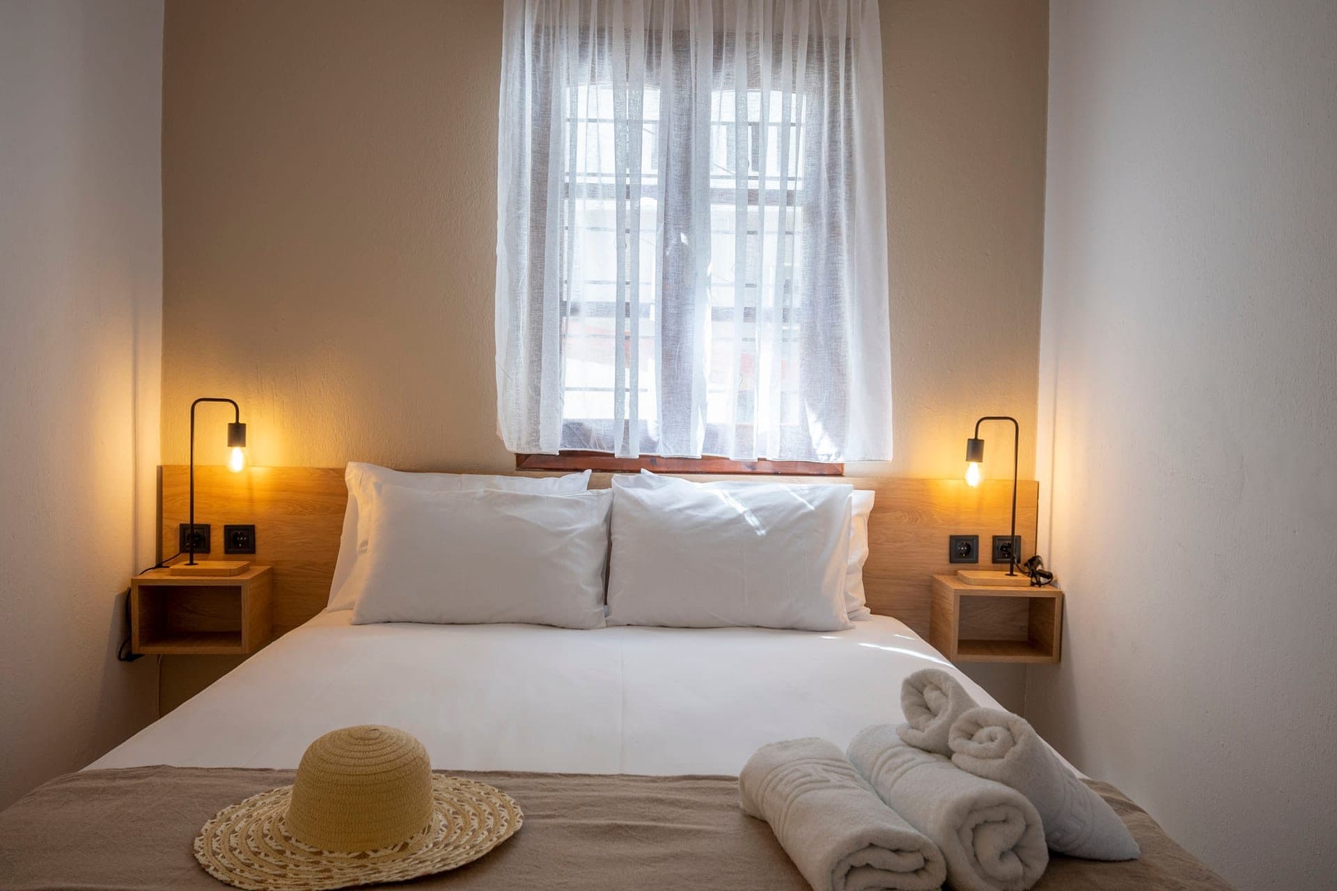 First-floor apartments, sleeps 2-4 - 5