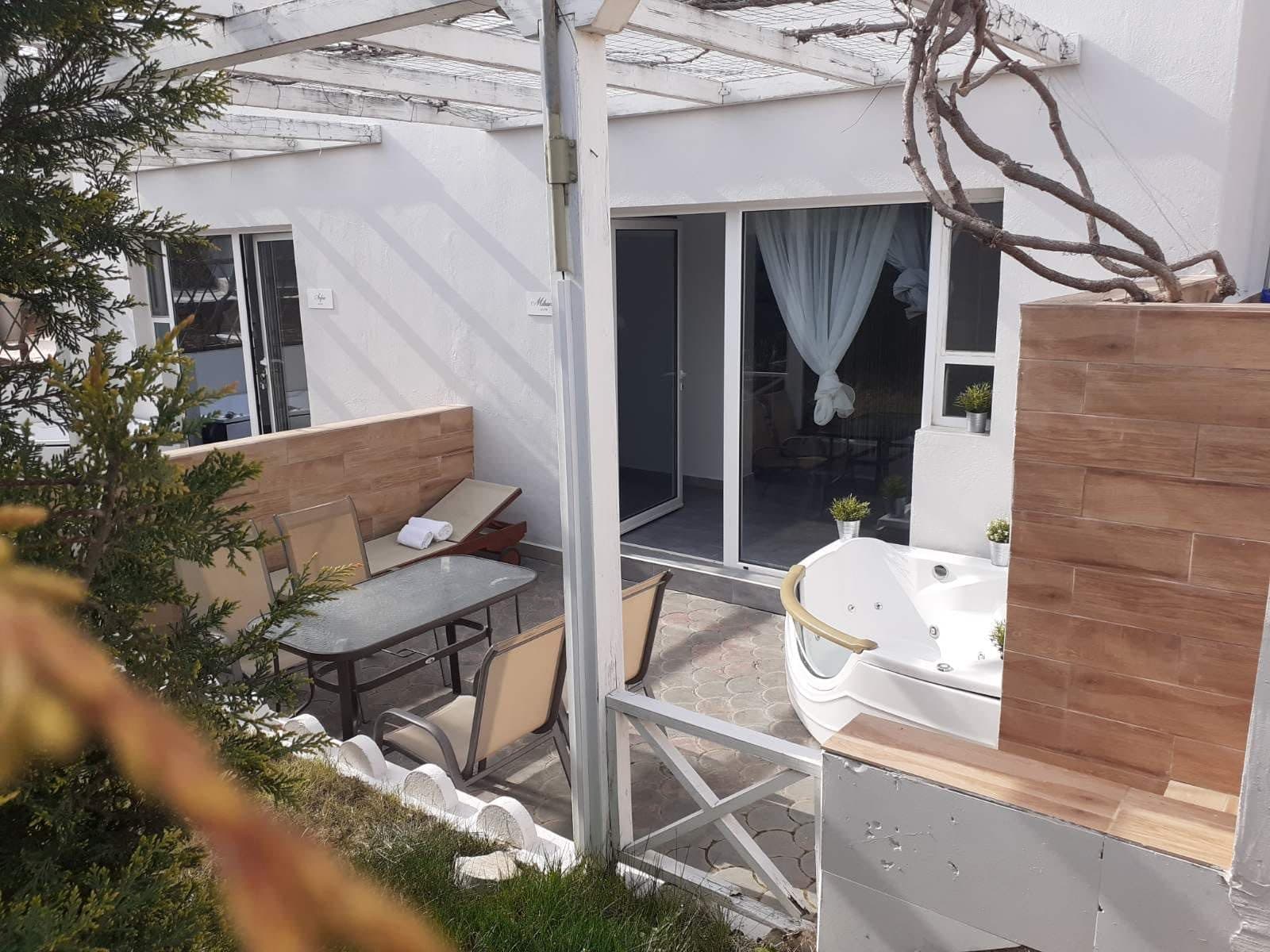 Suites with Outdoor Jacuzzi, Potos – photo 4 of 20