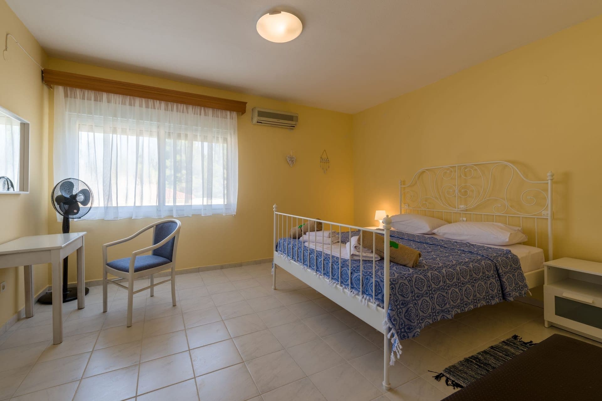 Medium Holiday Home - 4