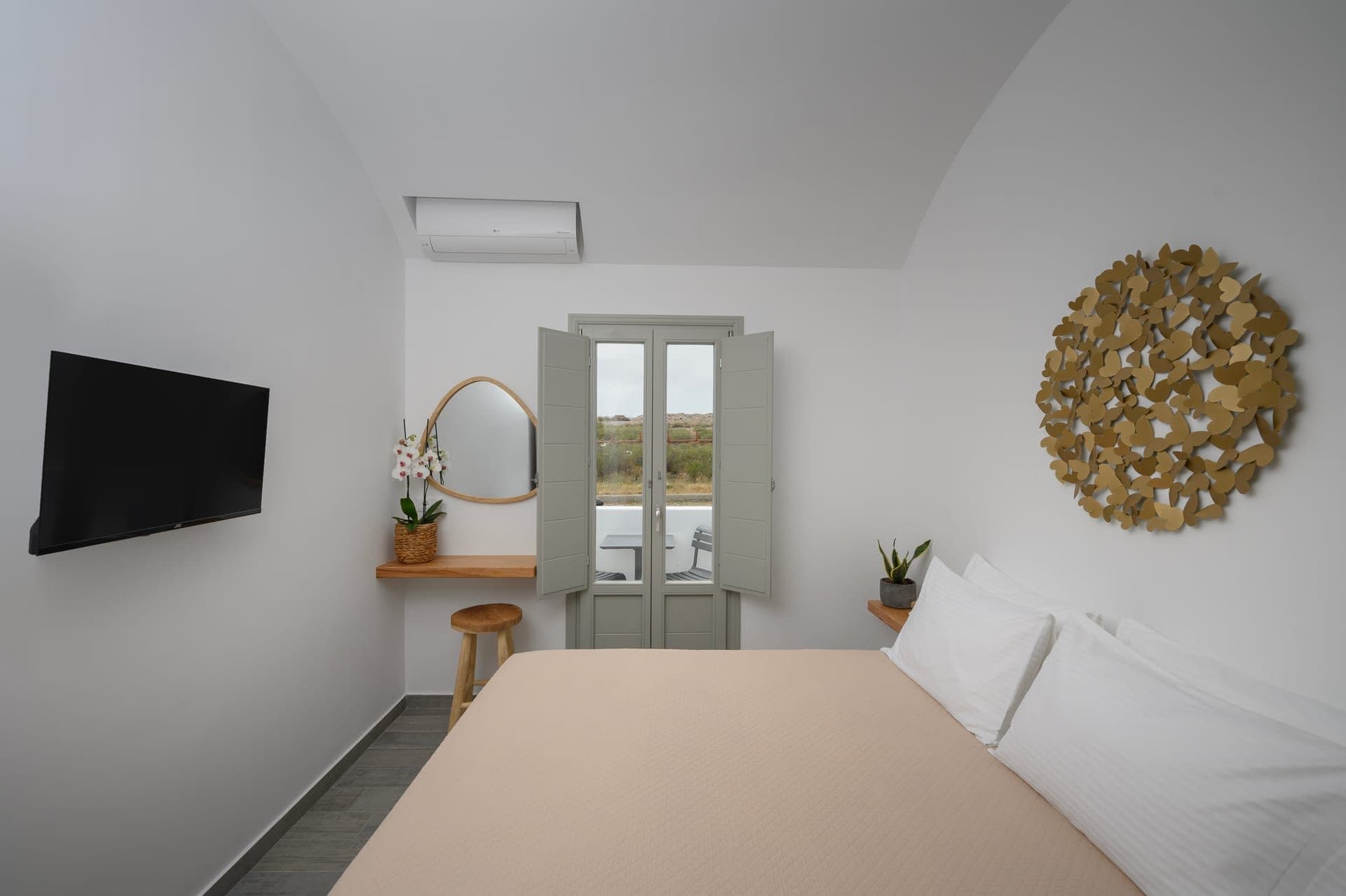 Gold Diamond Suite With Hot Tub - 4