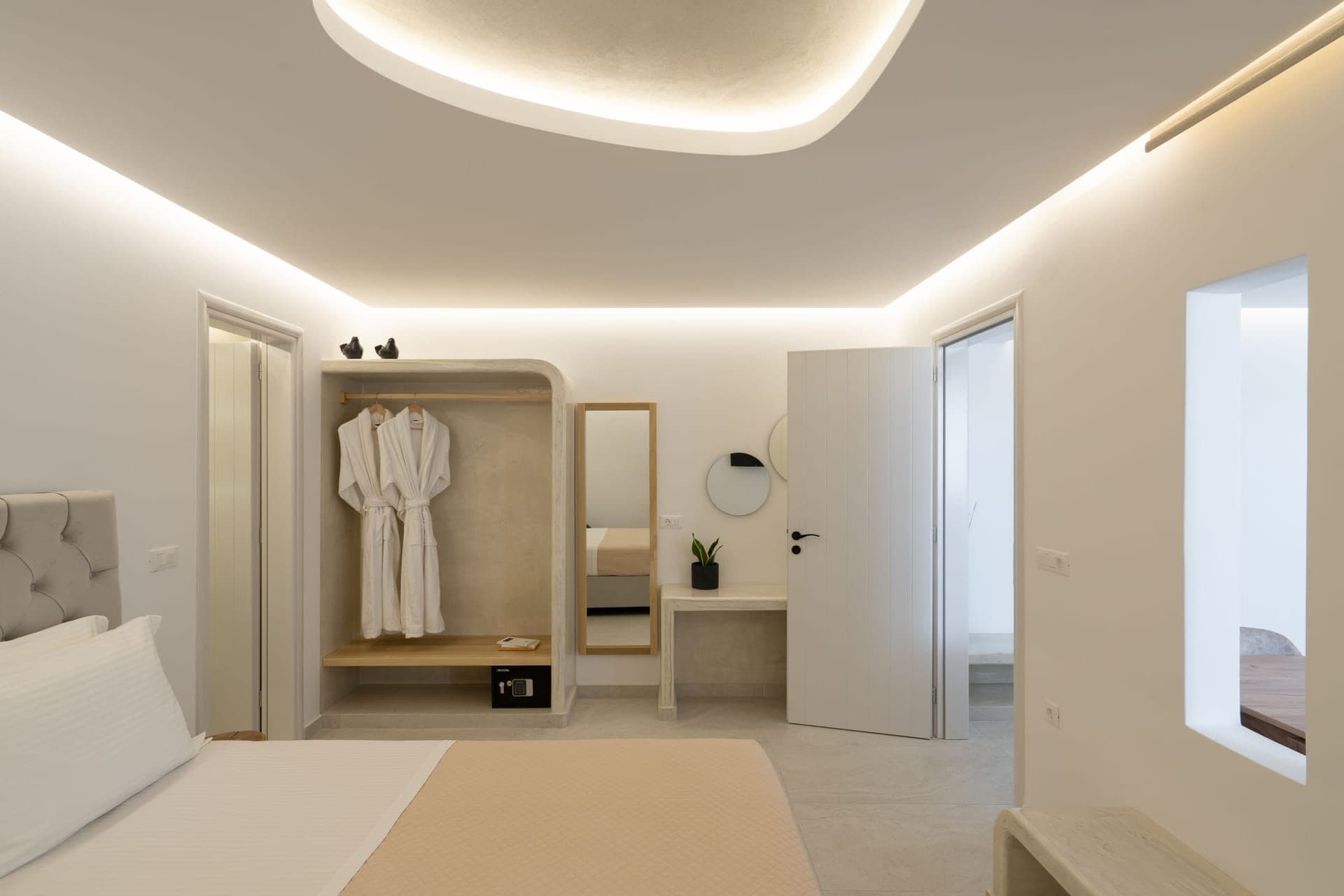 Blue Diamond Suite with Hot Tub - 5