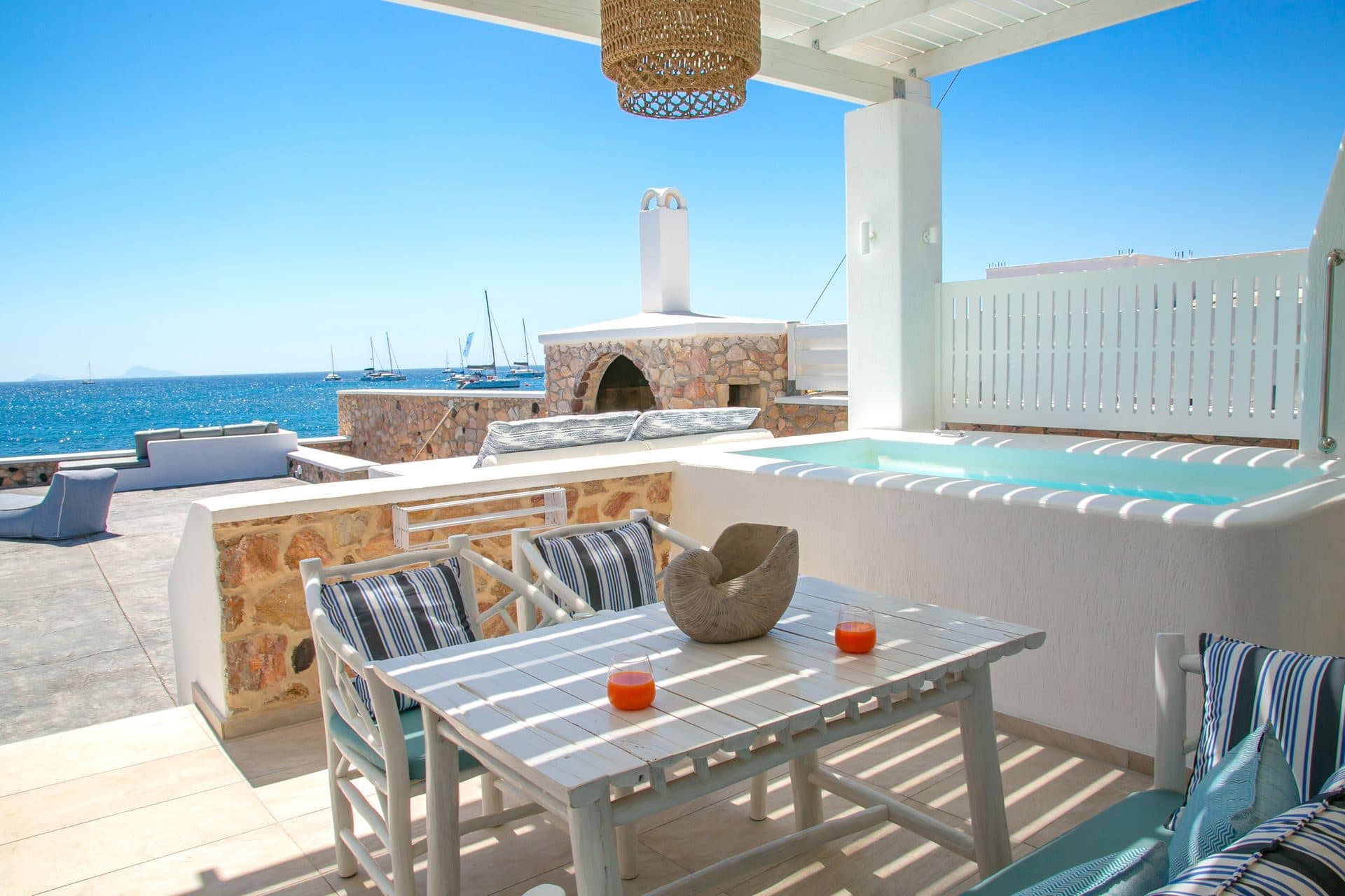 Elegant Suite with outdoor private hot tub & beachfront - 5