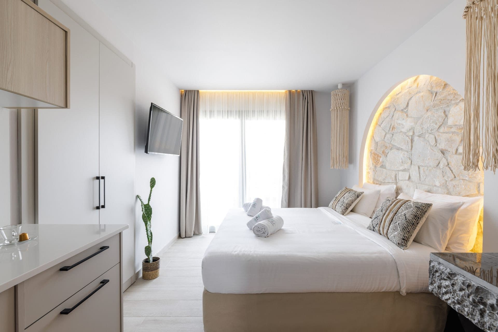 Double Room Polychrono - 3