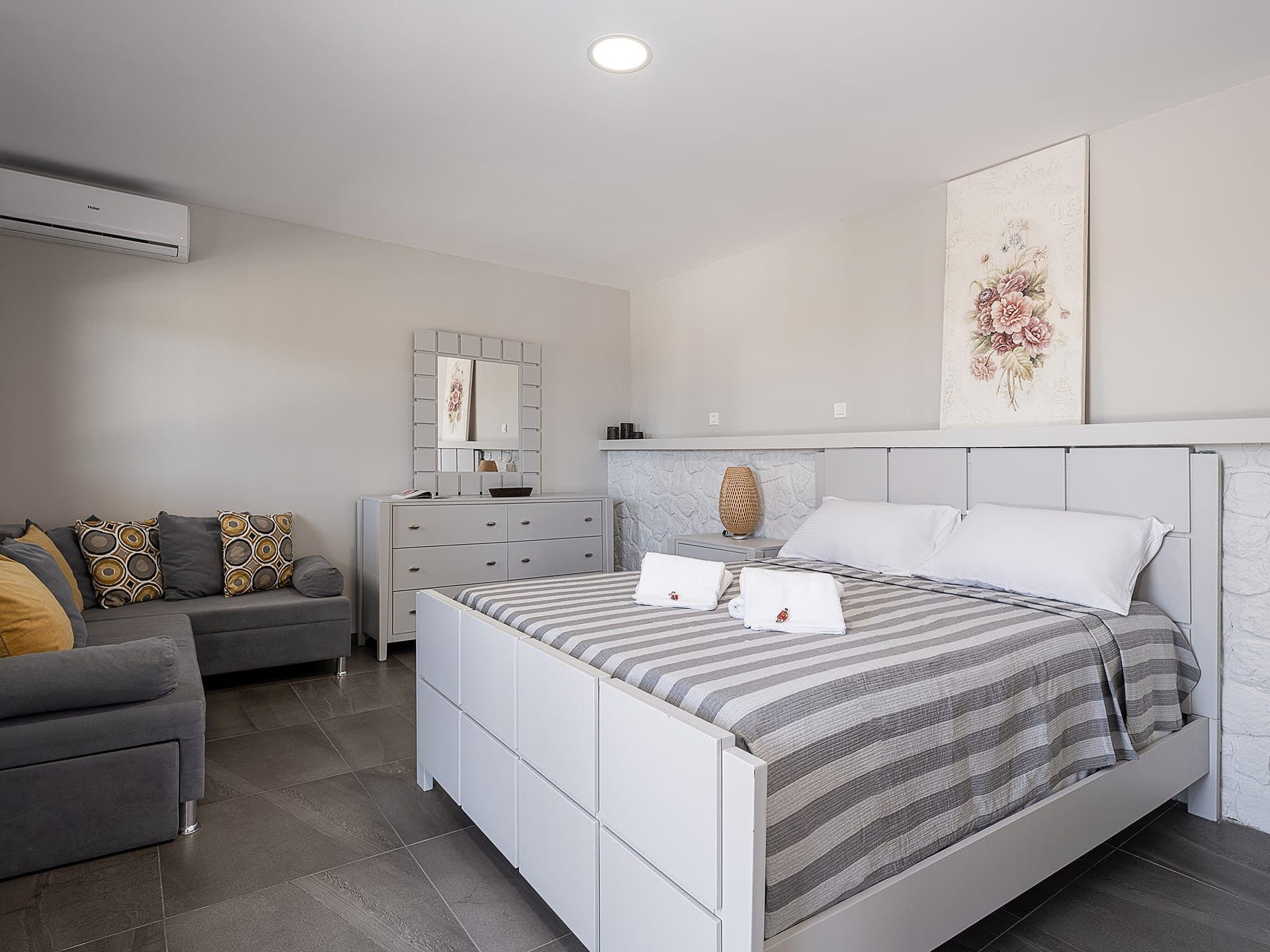 Modern Detached Home - 5
