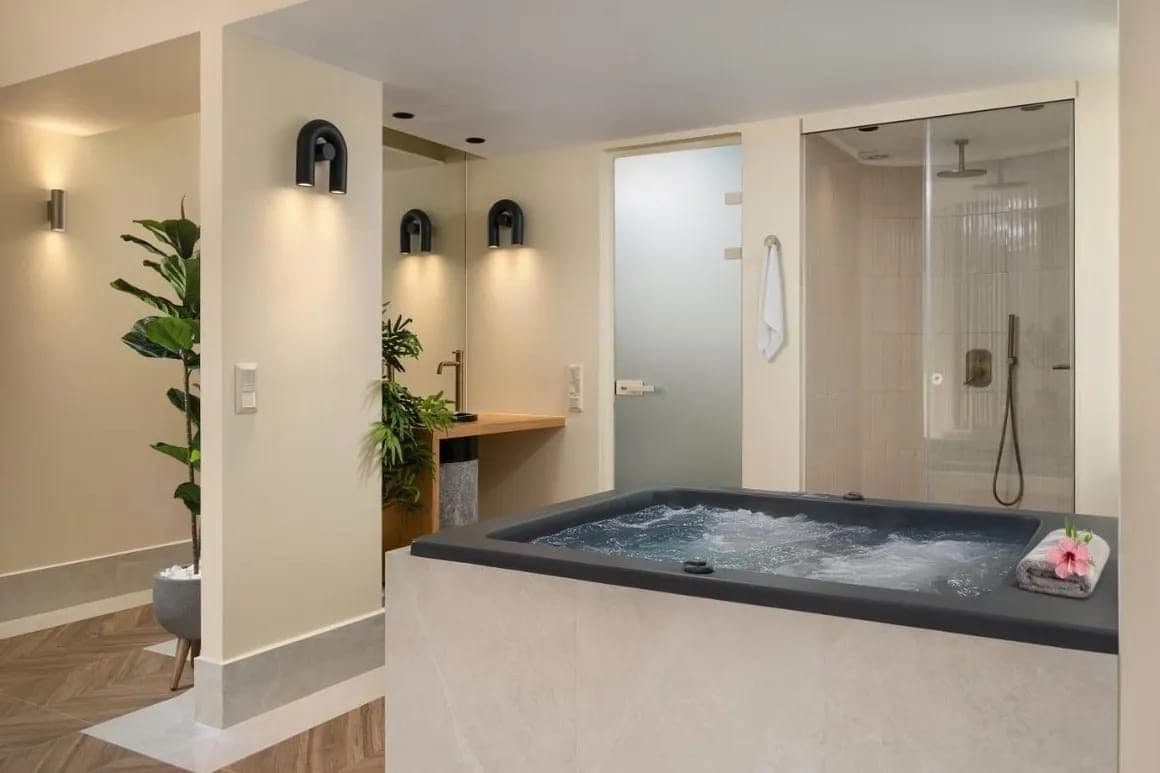 103 - Deluxe Suite with Spa and Sea View (2nd Floor) - 4