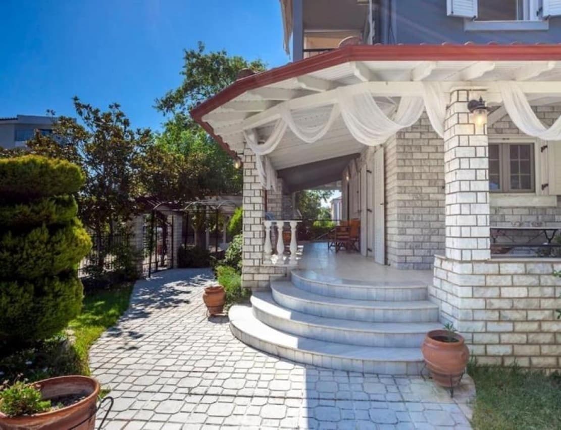 Five-Bedroom Villa for Sale in Nikiti, Halkidiki - 150 m² - 2