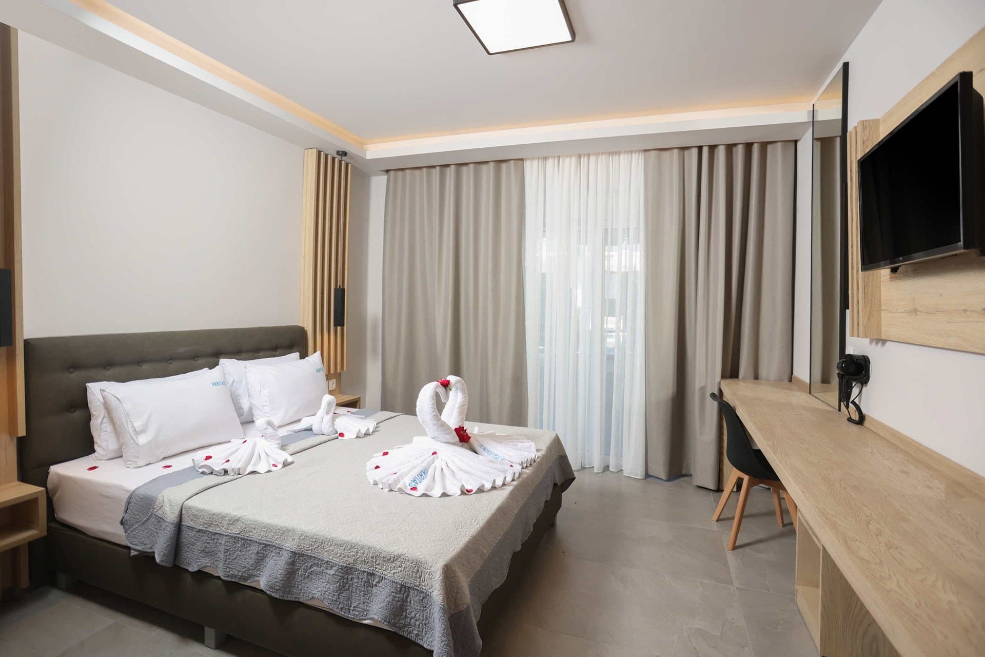 Double Room Pool Front - 2