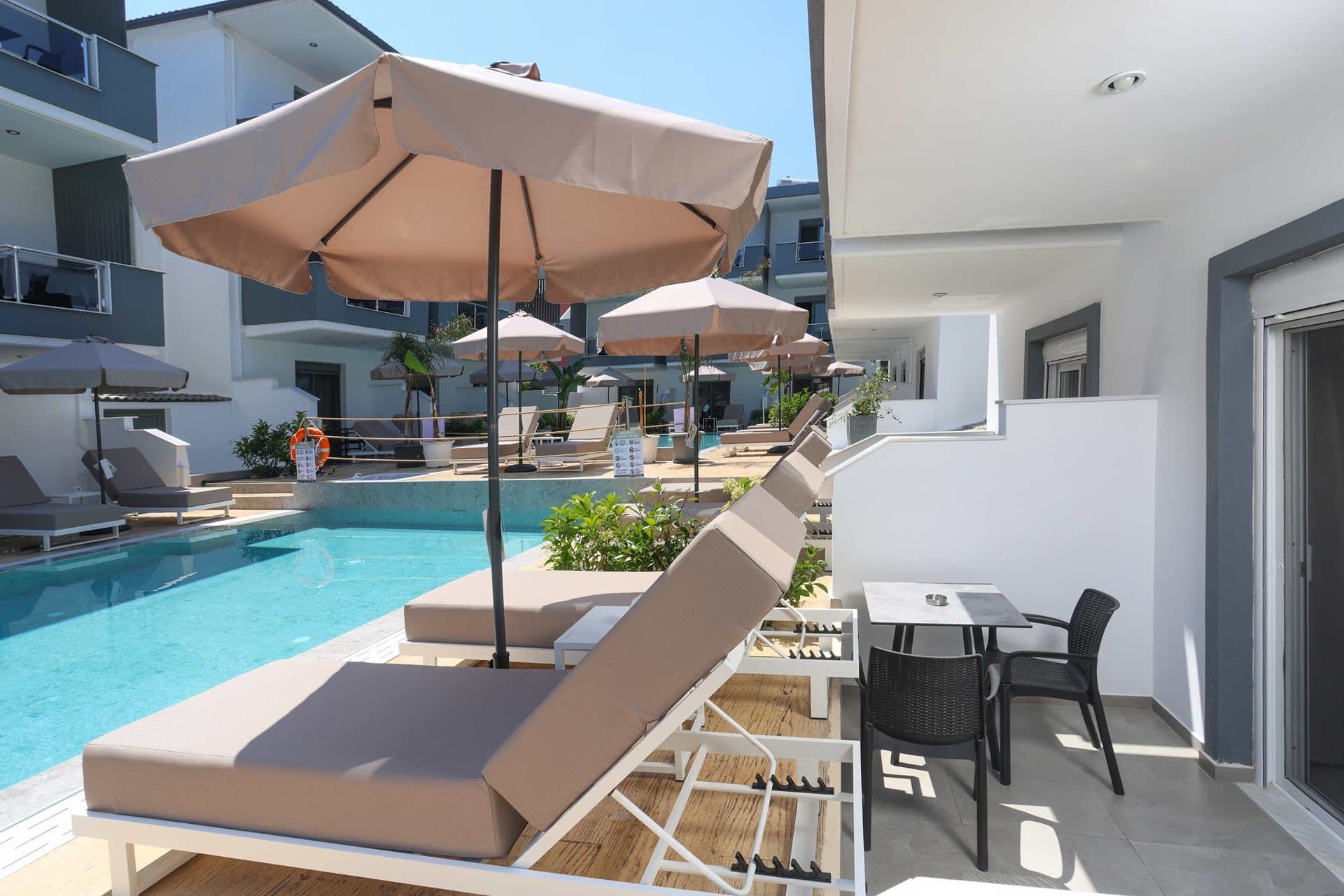 Double Room Pool Front