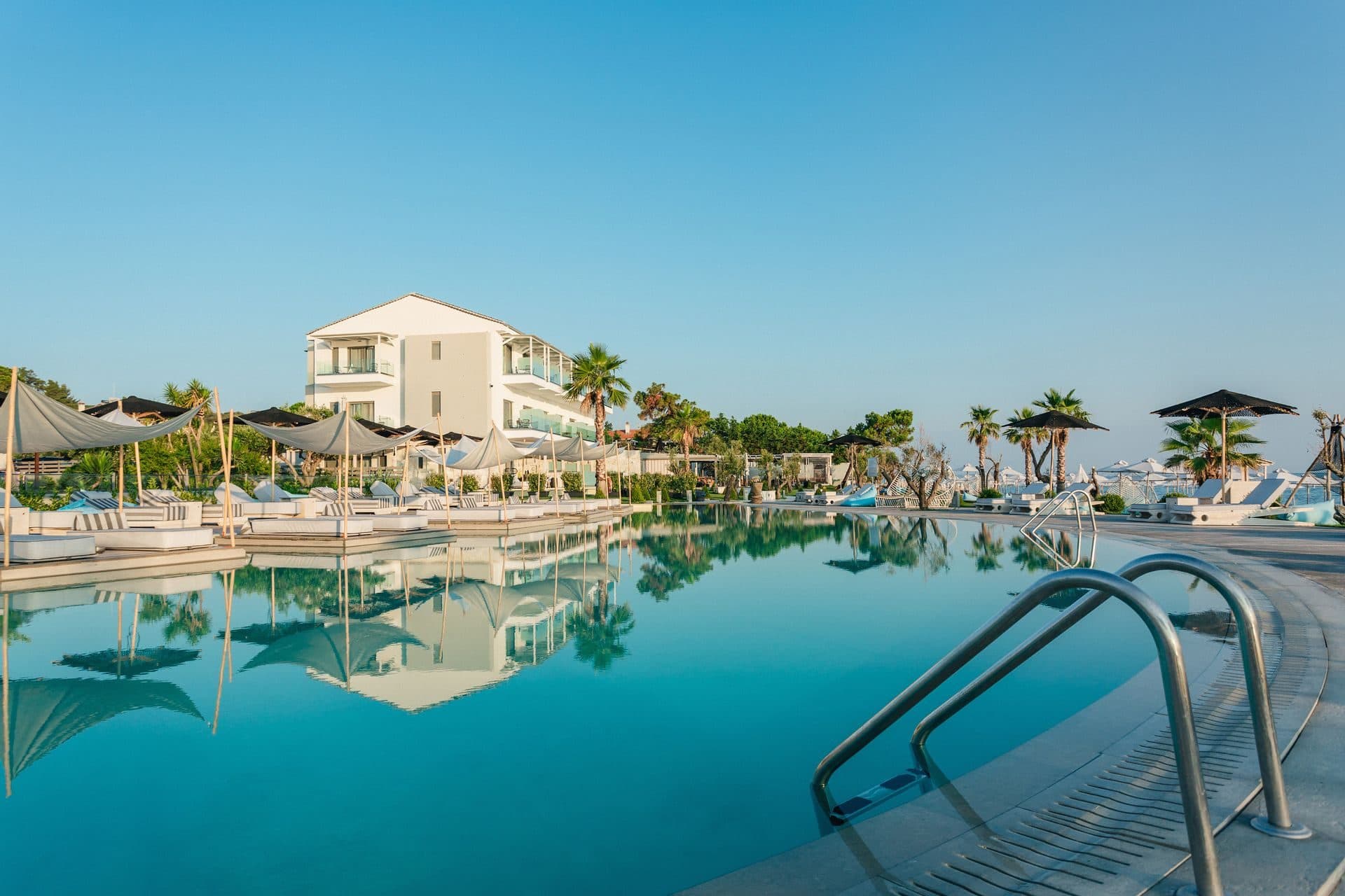 Blue Carpet Luxury Suites Halkidiki - 4