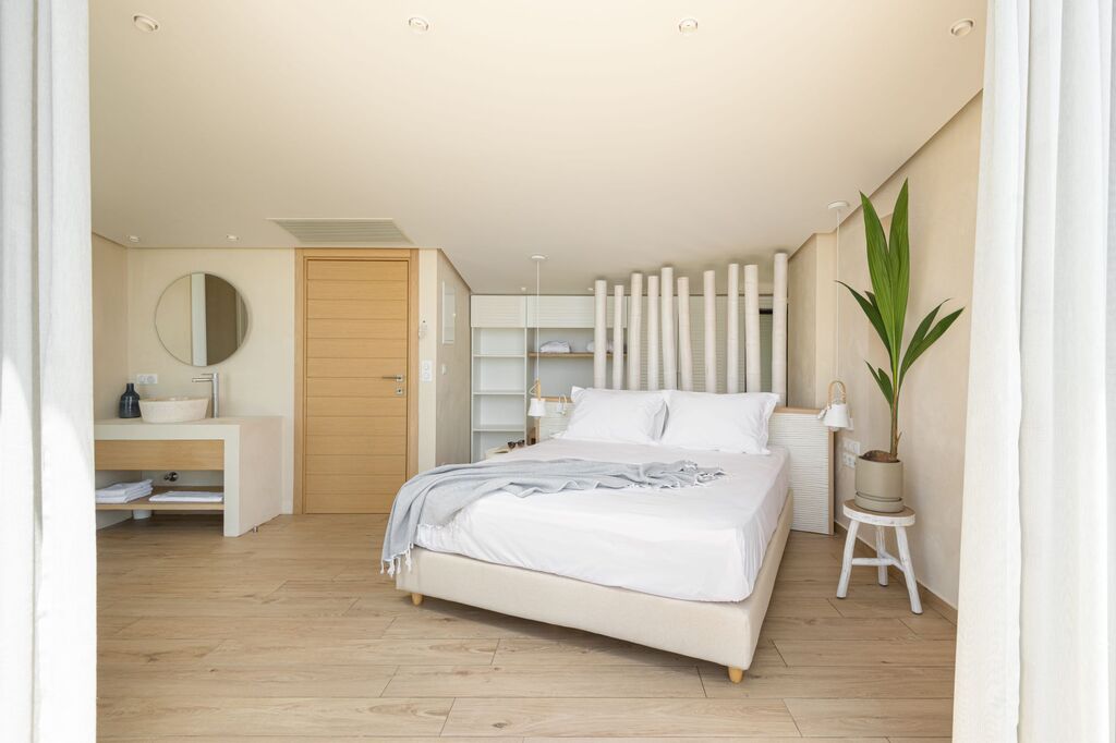 LURIAHOMES_MASTERBEDROOM