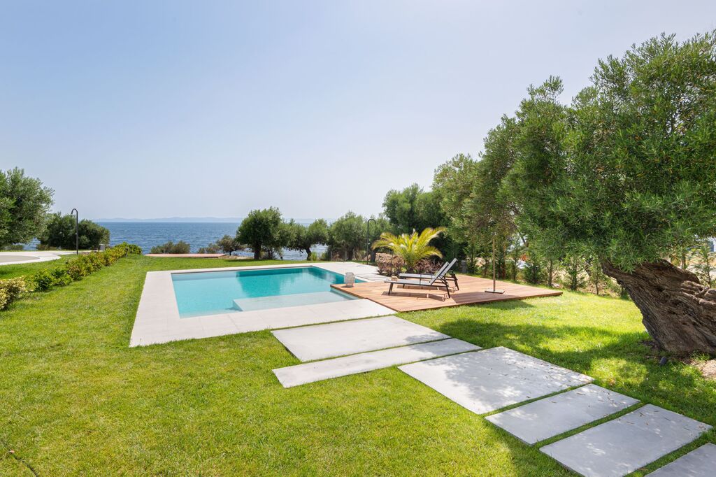 LURIAHOMES_POOL_A_3
