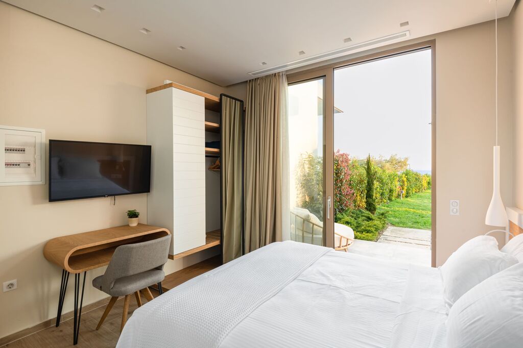 LURIAHOMES_VILLAA_SMALL_SUITE2