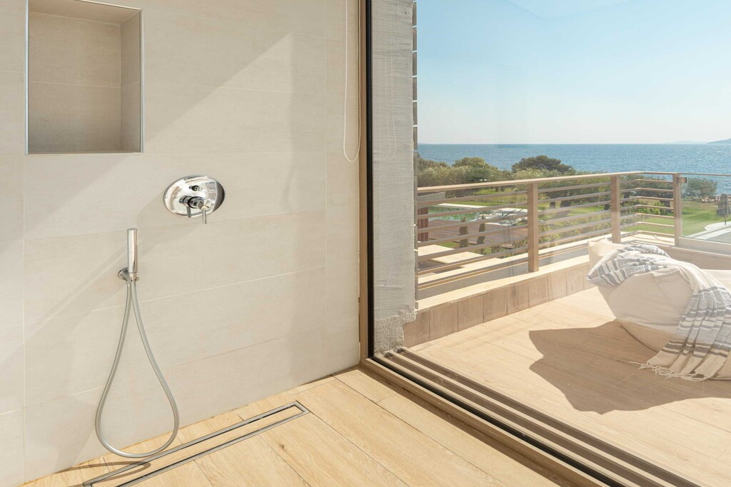 Luria Homes_VillaB_masterbedroom_shower