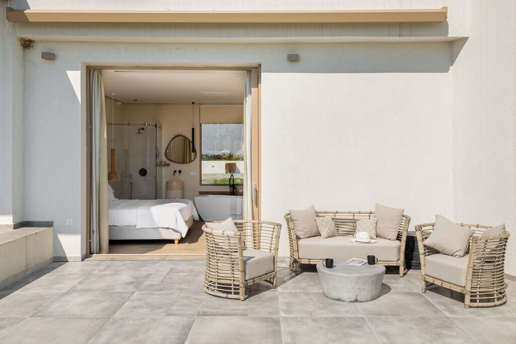 Luria Homes_VillaB_smallsuite2_a