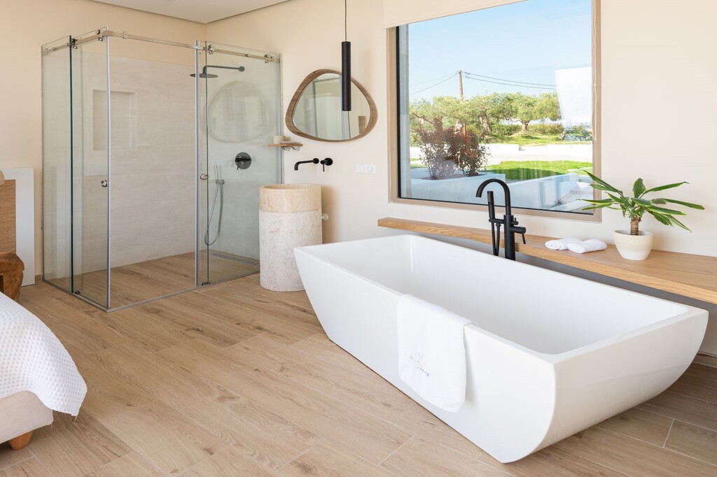 Luria Homes_VillaB_smallsuite2_bathrooum