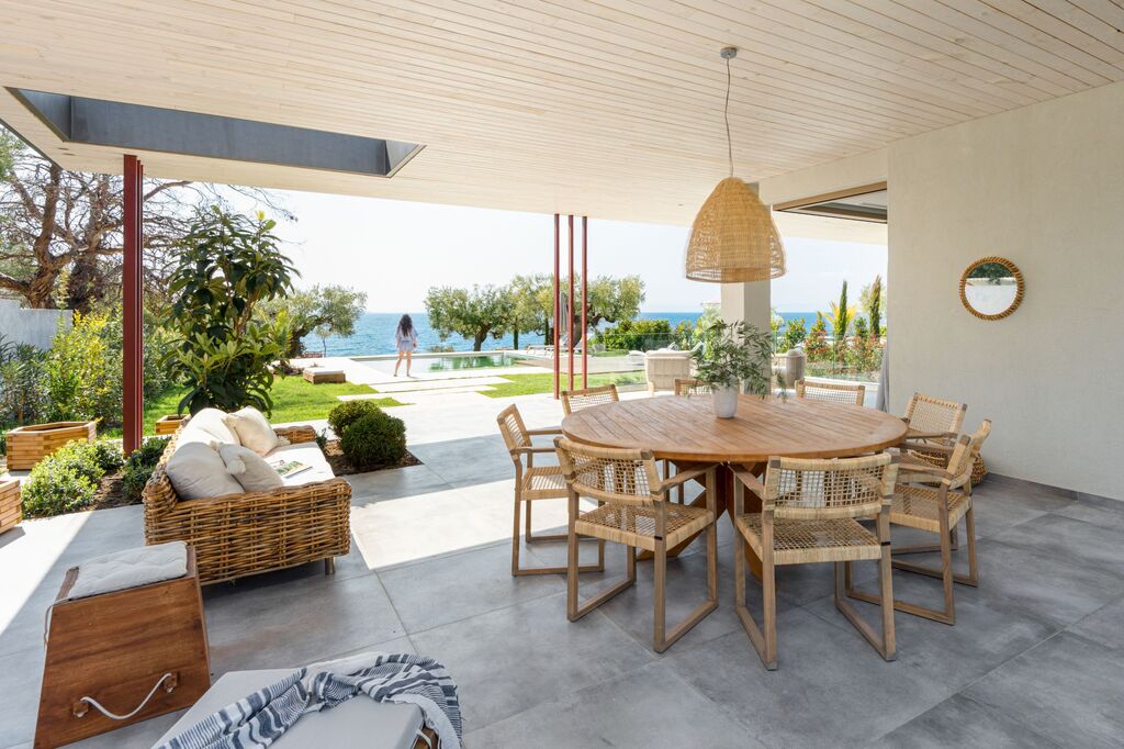 Luria Homes_villaC_outdoor_livingroom