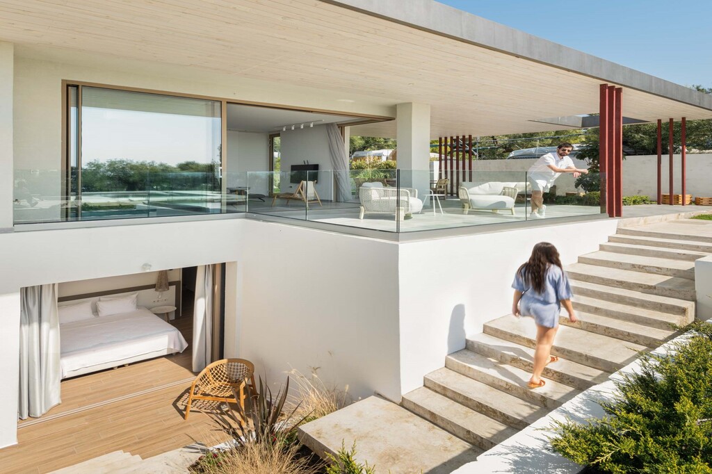 Luria Homes_villaC_semibase_stairs