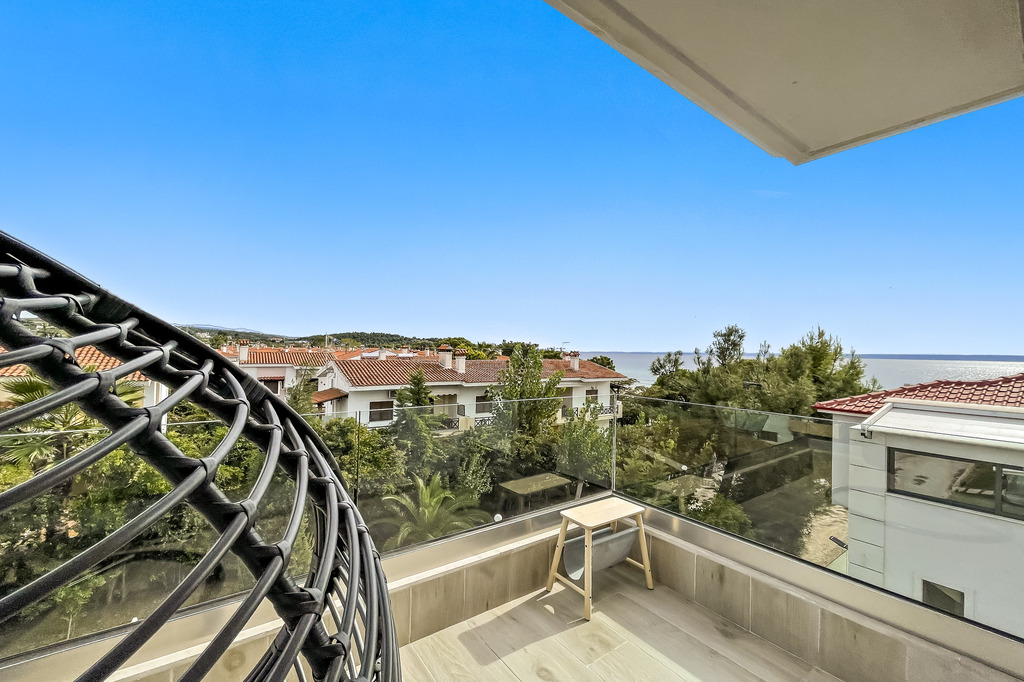 Summer Breeze Deluxe Senior Suite, Nikiti, Sithonia, Chalkidiki, Greece, 9-1